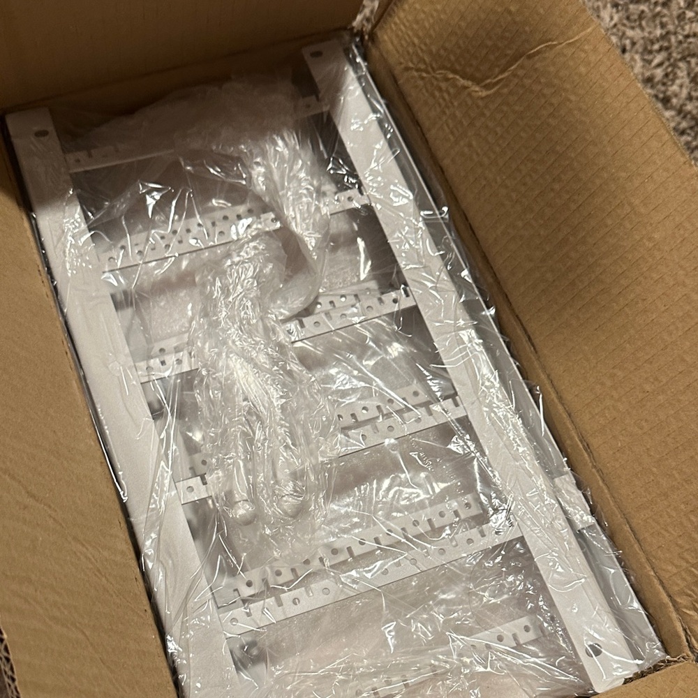 Amazon Essentials Silver Jewelry Organizer - Picture 2 of 3